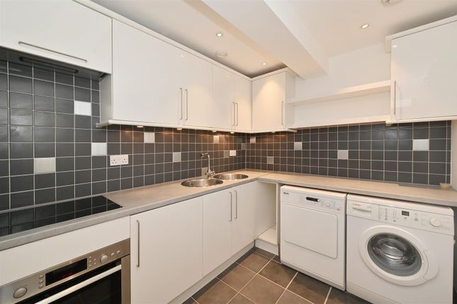 Town house for sale in Wilton Place, London