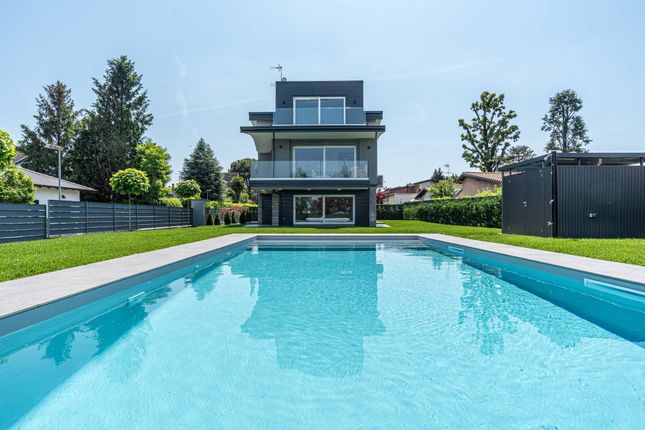 Villa for sale in Via Venezia, Castelletto Sopra Ticino, Piemonte