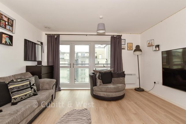 Apex Apartments, West Green Drive, Crawley photo 3