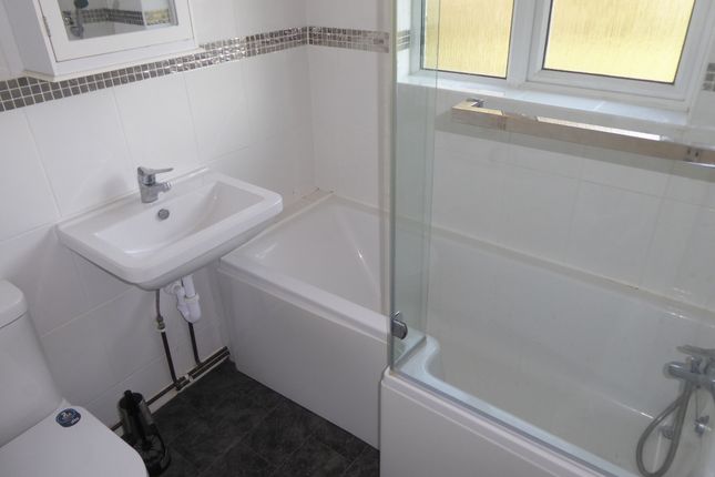 172, Normanston Drive, Lowestoft photo 4