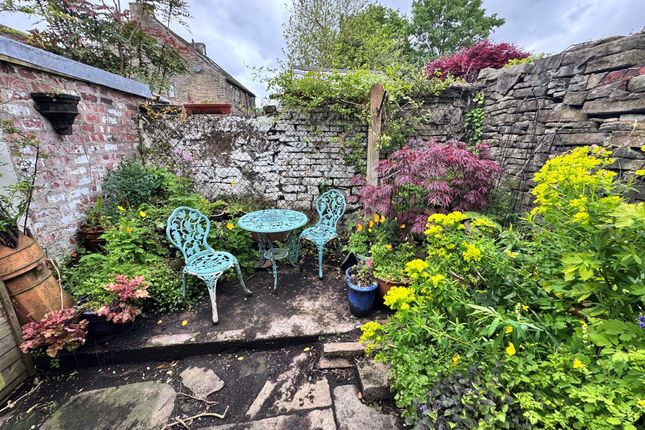 3 Cote Lane, High Peak photo 2