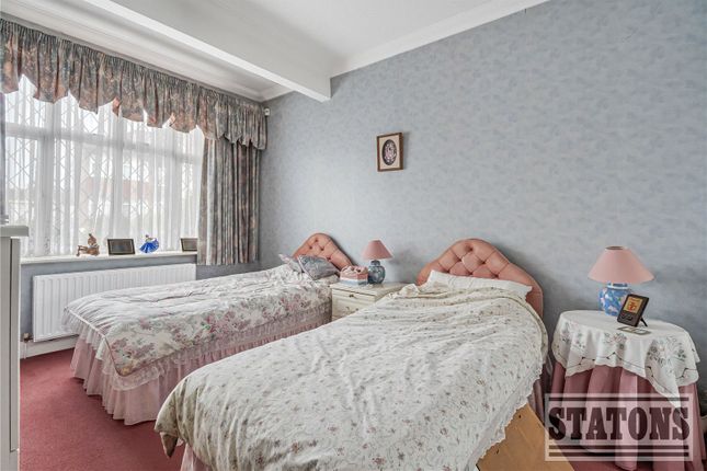 74, Ashurst Road, Barnet photo 4