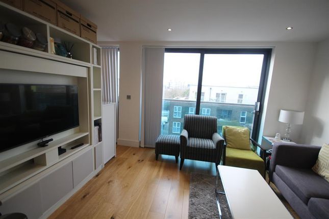 Studio to rent in Trident House, Station Road