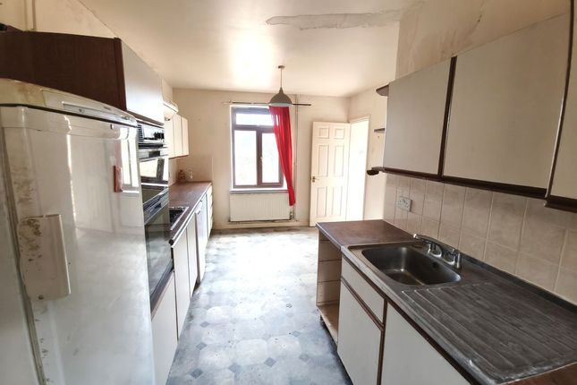 5, Sayers Crescent, Gloucester photo 4
