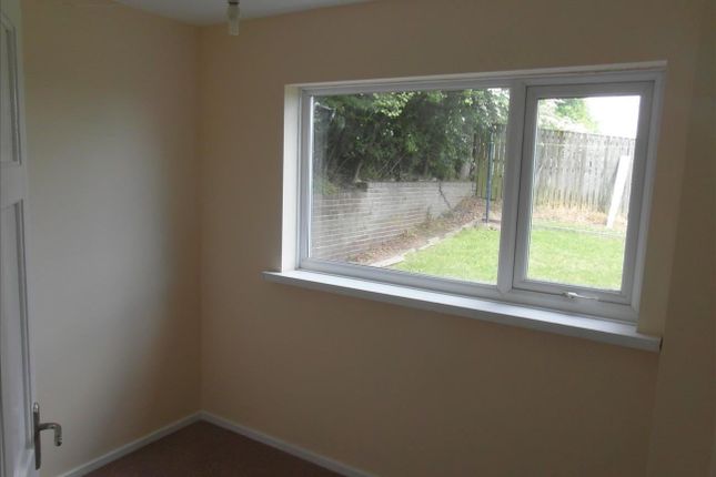 16, Hamsterley Crescent, Newcastle upon Tyne photo 3