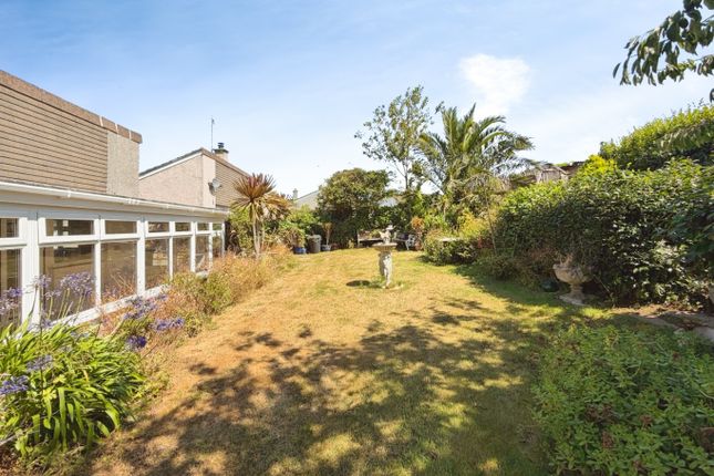 56 Osborne Parc, Helston, Cornwall photo 2