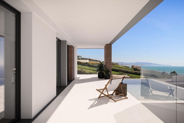 Property for sale in Ericeira, Ericeira, Pt