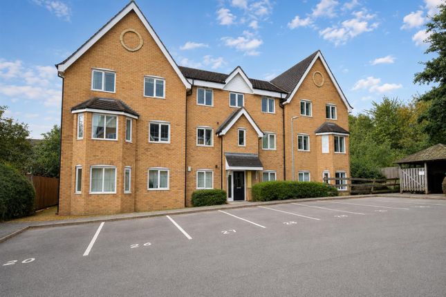2-bed house on 28, Bracken Green, Wakefield, £850/mo