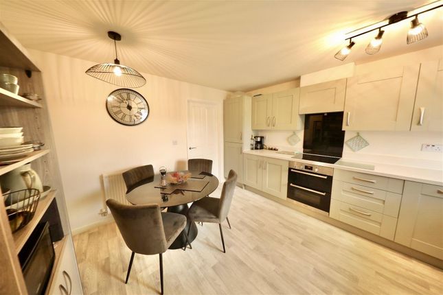 4, Kendrew Close, Hull photo 2