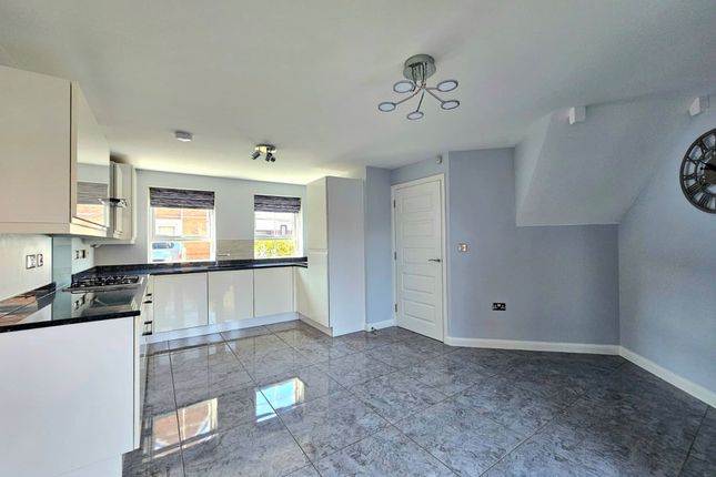 3 Bircher Way, Gloucester photo 3