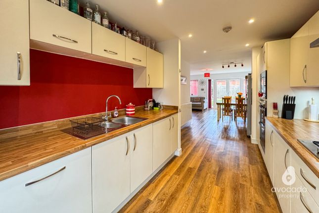 5 Appleton Way, Shinfield, Berkshire photo 3