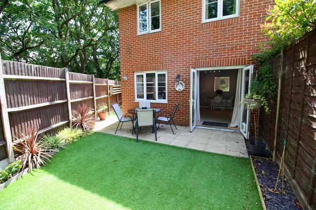 3 Shafford Meadows, Southampton photo 3