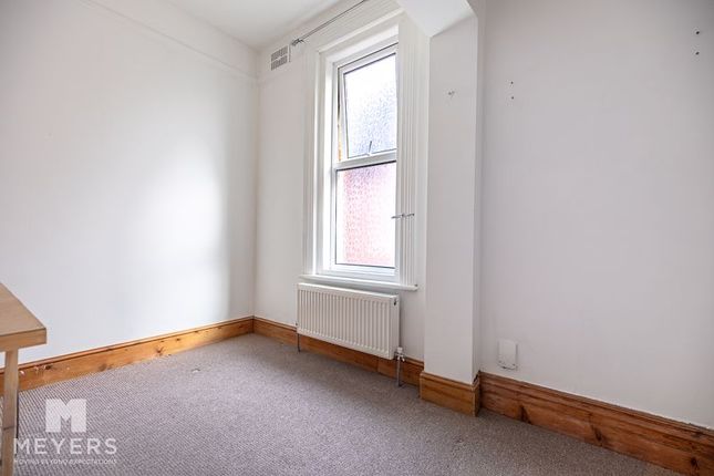 Flat for sale in Richmond Wood Road, Queens Park
