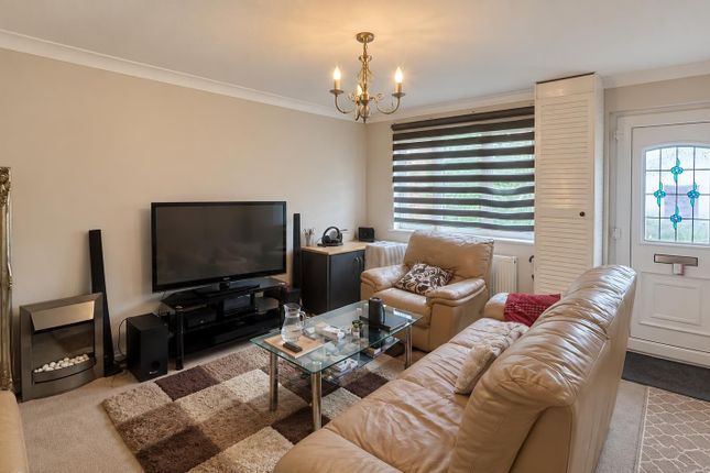 12, Hilliard Drive, Milton Keynes photo 4