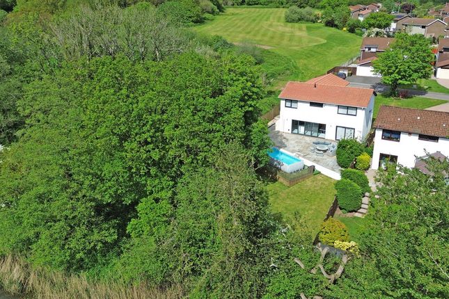 12, Wood Close, Newport photo 2