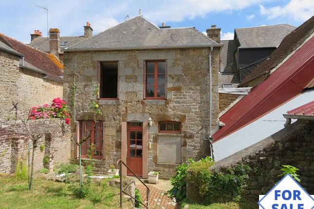 Thumbnail Cottage for sale in Carrouges, Basse-Normandie, 61320, France