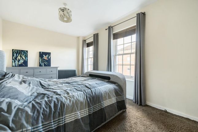 Flat for sale in Wedgewood Street, Aylesbury