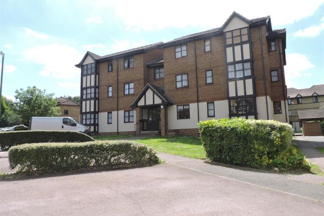 Thumbnail Flat to rent in Osbourne Road, Dartford