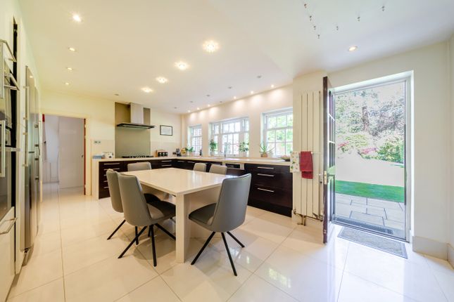 4, Eastmead Close, Bromley photo 4
