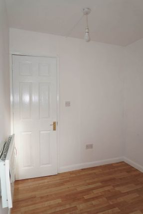Corris Green, Snowdon Drive, London photo 2