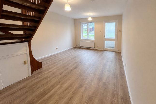 4 Springford Gardens, Southampton photo 3