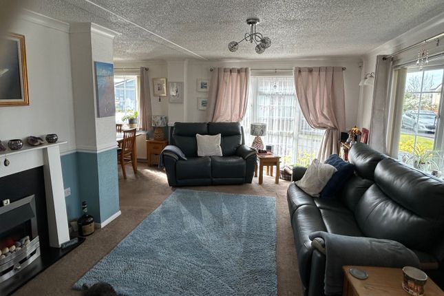 6, Riverbank Close Marina View, Lincoln photo 2