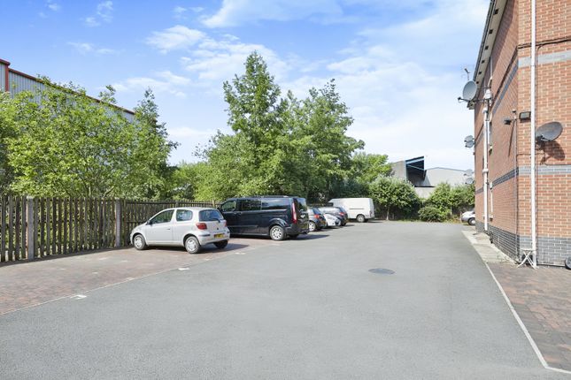 Flat for sale in Jackdaw Close, Derby