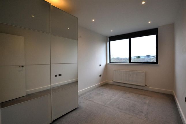 39, Oak House, Fleet photo 4