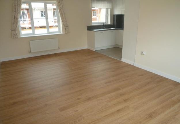 5 Ashbee, Court, Dunton Green photo 2