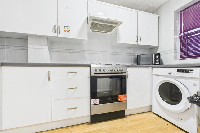 5, Waivers Way, Aylesbury photo 4