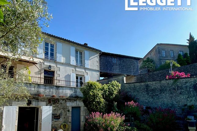 Villa for sale in Montmoreau, Charente, Nouvelle-Aquitaine