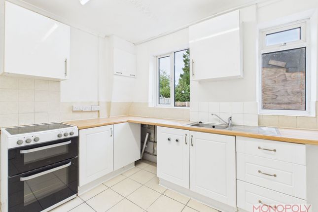 52 Oak Drive, Wrexham photo 2