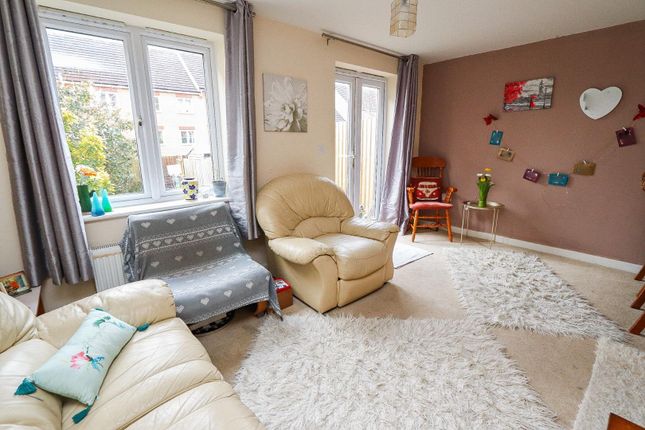 Town house for sale in Cooper Drive, Leighton Buzzard