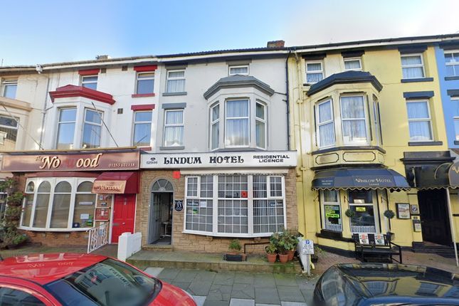 Hotel/guest house to let in Hull Road, Blackpool