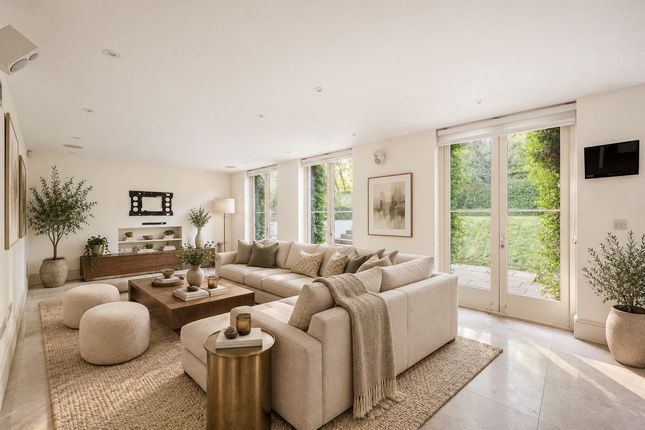Daleham Gardens, London photo 3