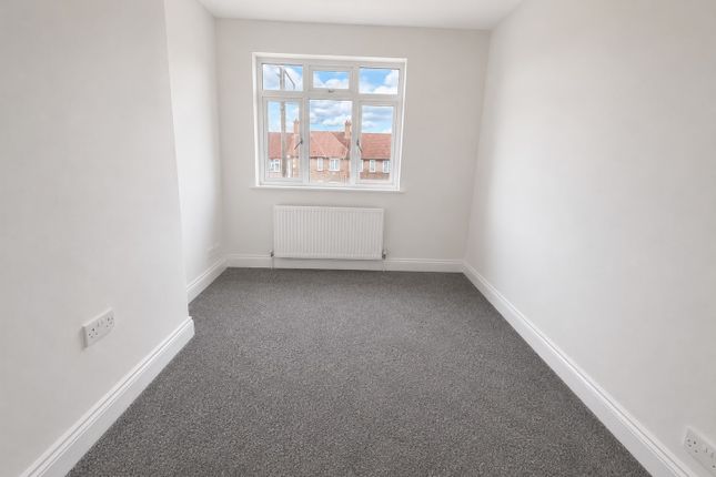 62a, Joel Street, Northwood photo 5