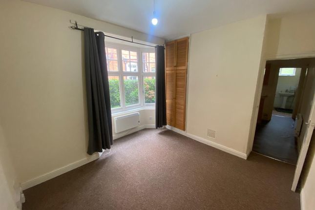 Flat 2, 18 West Avenue, Leicester photo 3