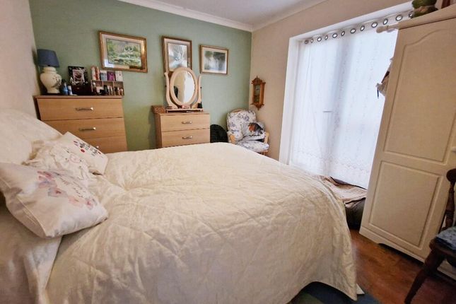 15, Normandy Avenue, Burnham-On-Crouch photo 4