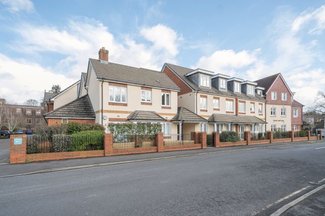 2-bed house on 4, Clover Leaf Court, Alton, £290,000
