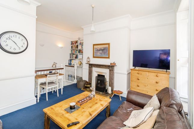 Flat 2, 6, Portland Street, Hampshire photo 4
