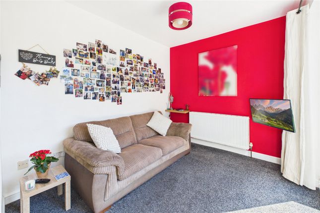 8, Cornwall Avenue, Swindon photo 5