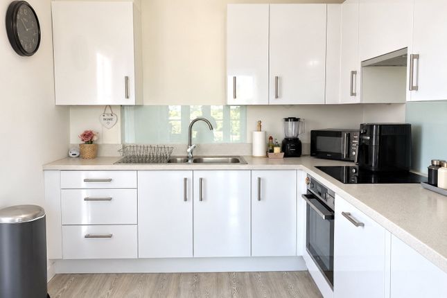 Flat 12, Printworks Apartments, Press Road, London photo 3