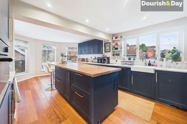 5 Danby Crest, Stafford photo 2