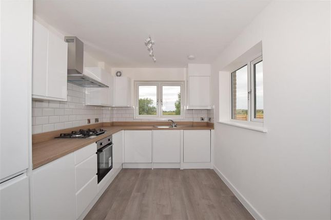 Lucas Close Queenborough Sheerness Kent Me11 4 Bedroom Semi Detached House For Sale 54050709 Primelocation