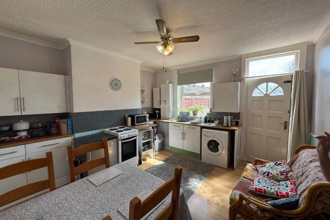 52, Hugh Street, Castleford photo 2