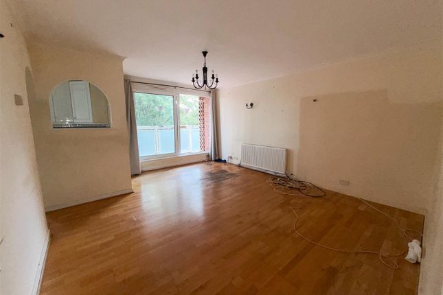 4 The Highlands, Abbotts Road, Barnet photo 4