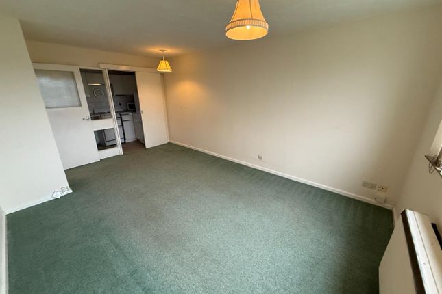 13, Wesley Court, Royal Wootton Bassett photo 3