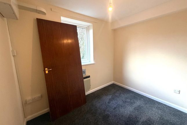 24, Bishops Court, Andover photo 5