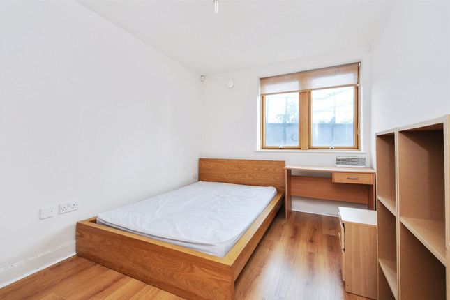 144,, Leamore Court, London photo 4