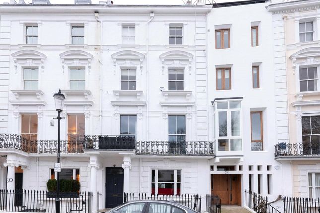 Flat to rent in Lansdowne Crescent, Notting Hill